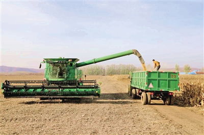 扎兰屯市整建制率先基本实现主要农作物生产全程机械化